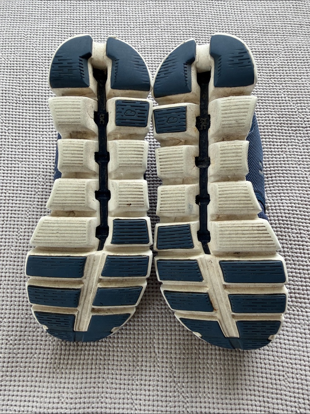 On Running women’s Navy and White Cloud Sneakers - Picture 4 of 5